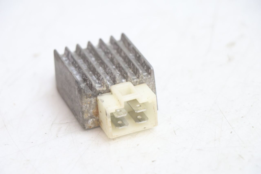 photo de RÉGULATEUR DE CHARGE PEUGEOT V-CLIC VCLIC 50 (2007 - 2013) - Zoom état d’usage