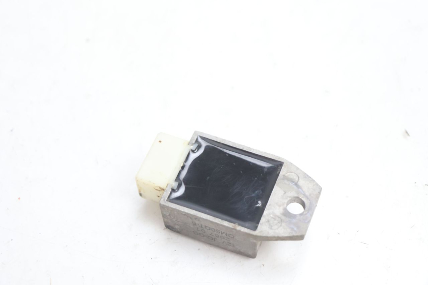 photo de RÉGULATEUR DE CHARGE PEUGEOT V-CLIC VCLIC 50 (2007 - 2013) - Autre angle de vue