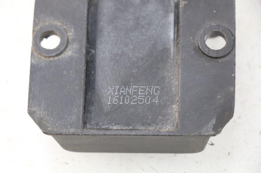 photo de REGULATEUR CHARGE VASTRO R-ONE 4T 50 (2014 - 2022)