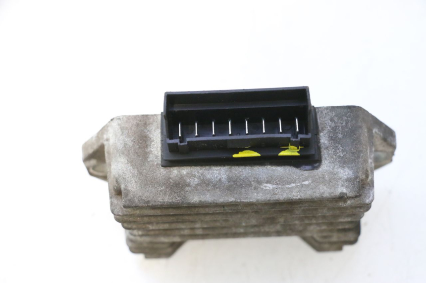 photo de REGULATEUR CHARGE PIAGGIO VESPA LX 2T 50 (2005 - 2013) - Zoom état d’usage