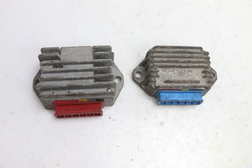 photo de REGULATEUR CHARGE PIAGGIO VESPA PK FL 2T 50 (1990 - 1996) - Vue principale