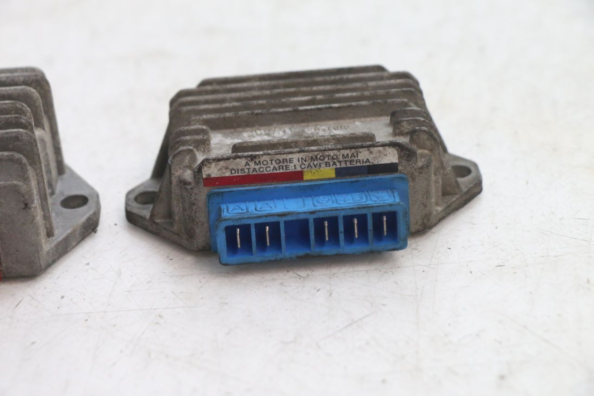 photo de REGULATEUR CHARGE PIAGGIO VESPA PK FL 2T 50 (1990 - 1996) - Zoom état d’usage