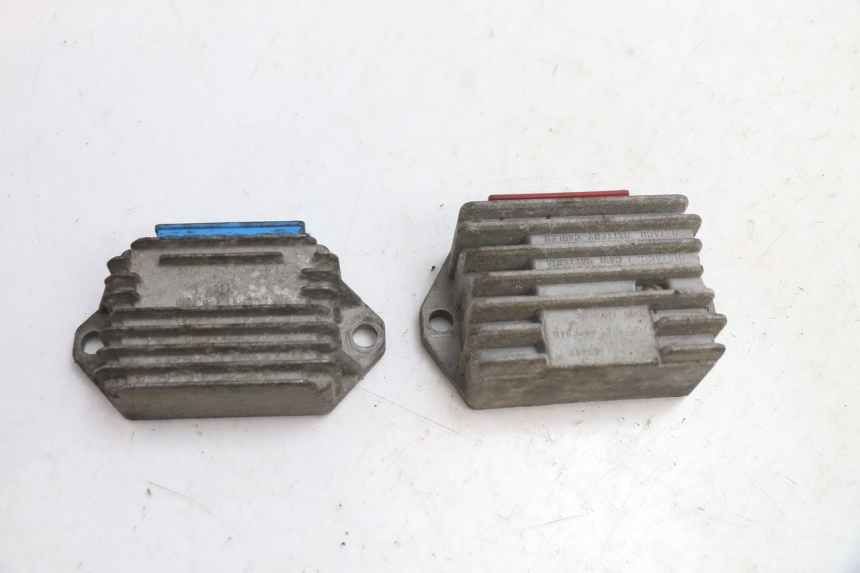 photo de REGULATEUR CHARGE PIAGGIO VESPA PK FL 2T 50 (1990 - 1996) - Autre angle de vue