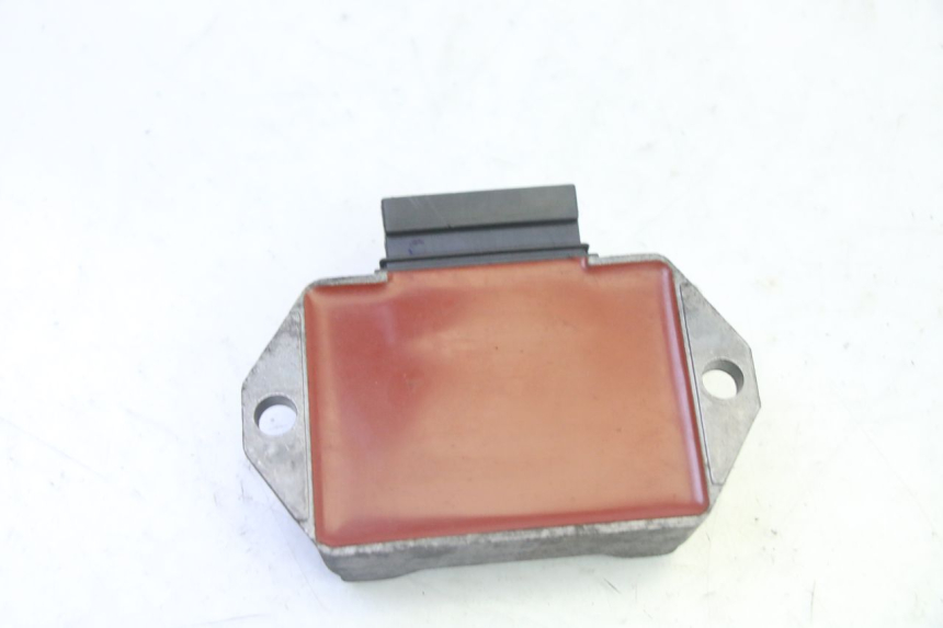 photo de REGULATEUR CHARGE PIAGGIO VESPA S 2T 50 (2007 - 2014)