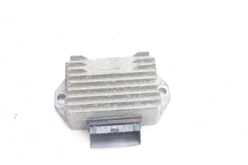 photo de REGULATEUR CHARGE PIAGGIO VESPA S 2T 50 (2007 - 2014) - Vue principale