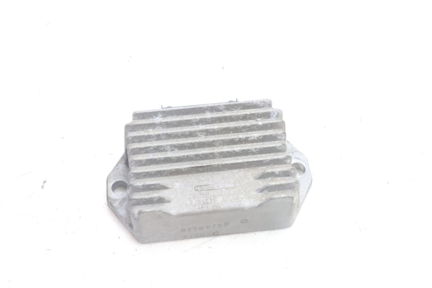 photo de REGULATEUR CHARGE PIAGGIO VESPA S 2T 50 (2007 - 2014) - Détail de la pièce