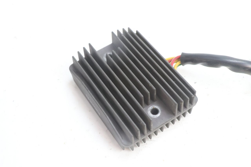photo de REGULATEUR CHARGE HONDA VFR FI RC46 800 (1998 - 2001) - Détail de la pièce