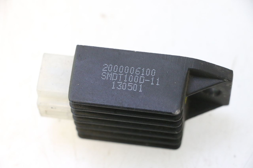 photo de REGULATEUR CHARGE PEUGEOT VIVACITY NEW 2T 50 (2008 - 2017) - Détail de la pièce