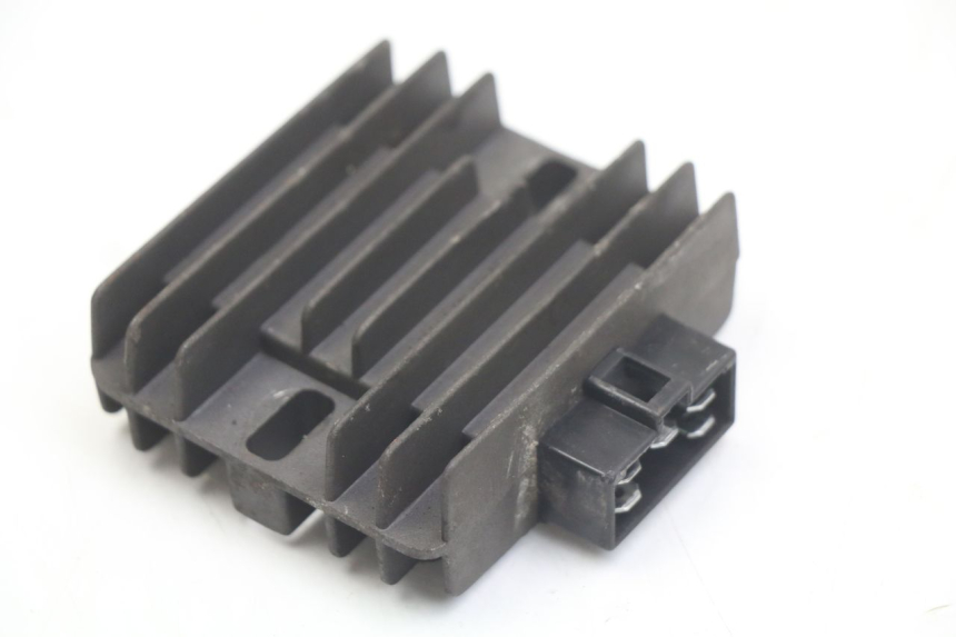 photo de REGULATEUR CHARGE PEUGEOT VIVACITY 125 (2010 - 2017)