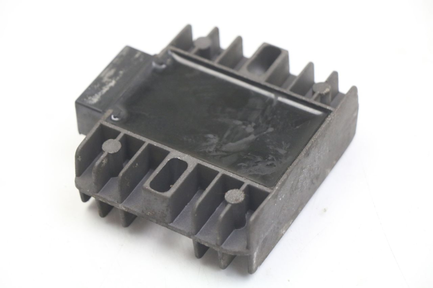 photo de REGULATEUR CHARGE PEUGEOT VIVACITY 125 (2010 - 2017)