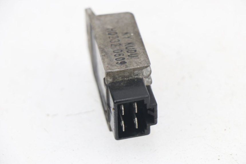 photo de REGULATEUR CHARGE PEUGEOT VIVACITY 50 (1998 - 2003)