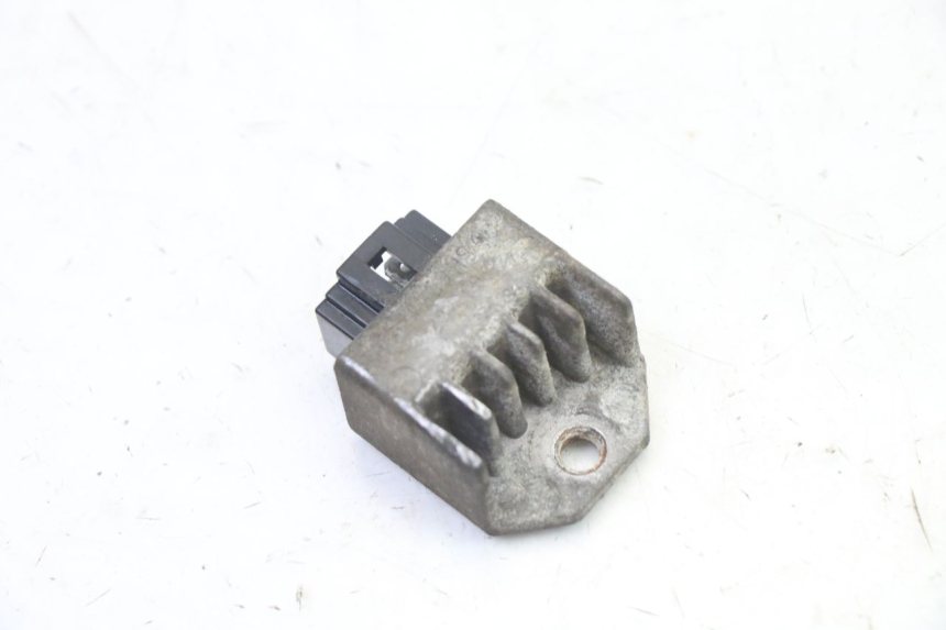 photo de REGULATEUR CHARGE PEUGEOT VIVACITY 50 (2004 - 2009)