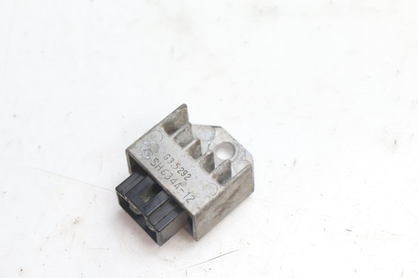 photo de REGULATEUR CHARGE PEUGEOT VIVACITY 50 (1998 - 2003) - Vue principale