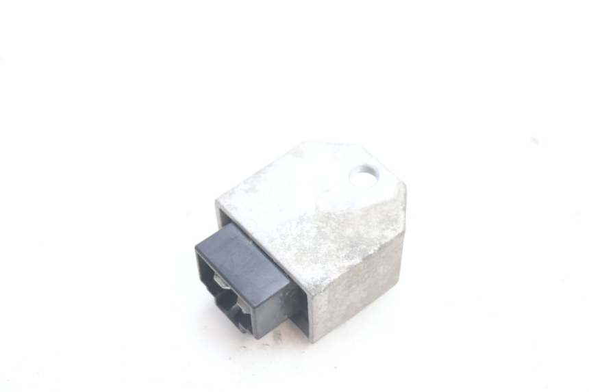 photo de REGULATEUR CHARGE PEUGEOT VIVACITY 50 (2004 - 2009) - Autre angle de vue