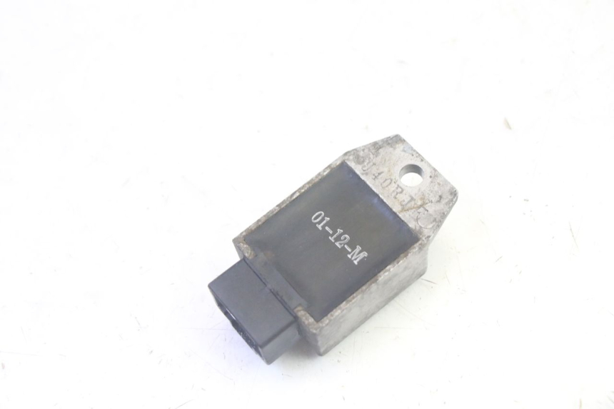 photo de REGULATEUR CHARGE PEUGEOT VIVACITY 100 (1999 - 2008) - Autre angle de vue