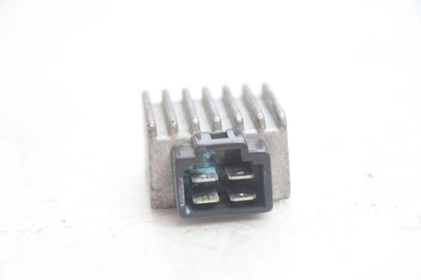 photo de REGULATEUR CHARGE PEUGEOT VIVACITY 100 (1999 - 2008) - Zoom état d’usage