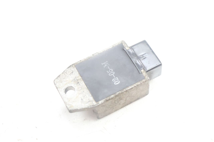 photo de REGULATEUR CHARGE PEUGEOT VIVACITY 100 (1999 - 2008) - Autre angle de vue
