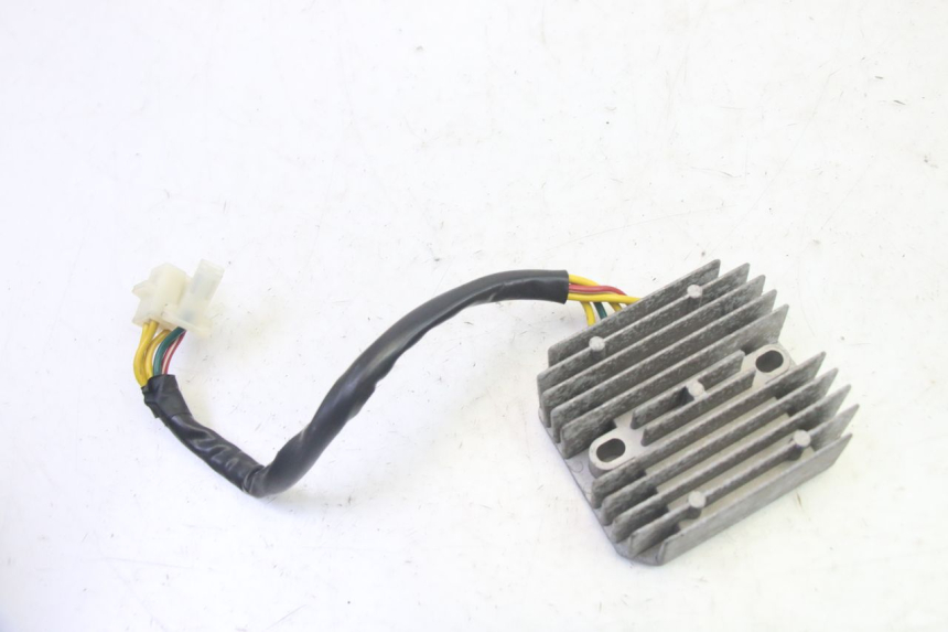 photo de REGULATEUR CHARGE DAELIM VJ ROADWIN FI 125 (2008 - 2017) - Vue principale