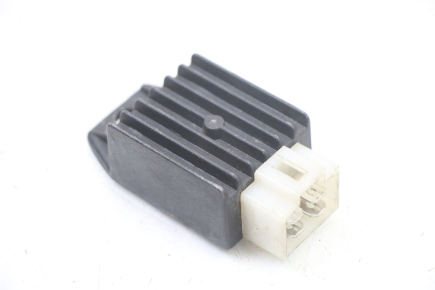 photo de REGULATEUR CHARGE VONROAD YIBEN 125 (2006 - 2010)