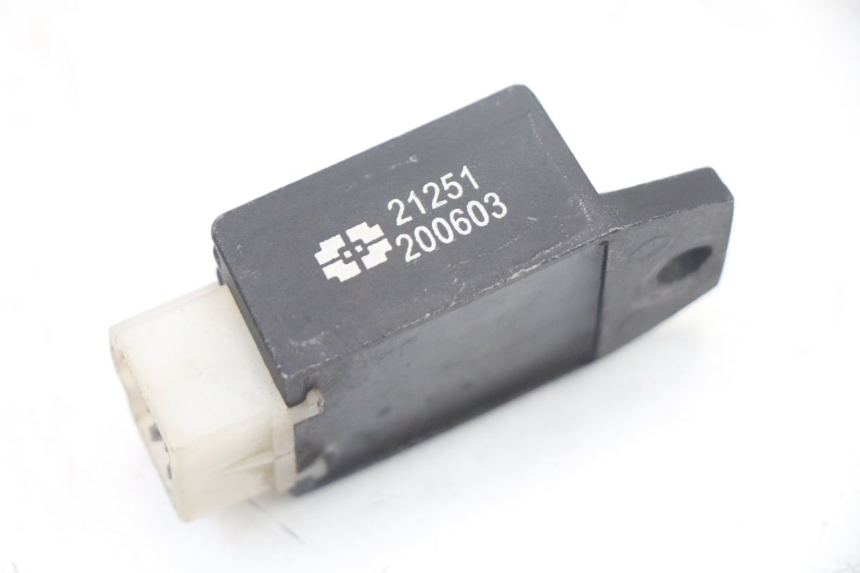 photo de REGULATEUR CHARGE VONROAD YIBEN 125 (2006 - 2010)