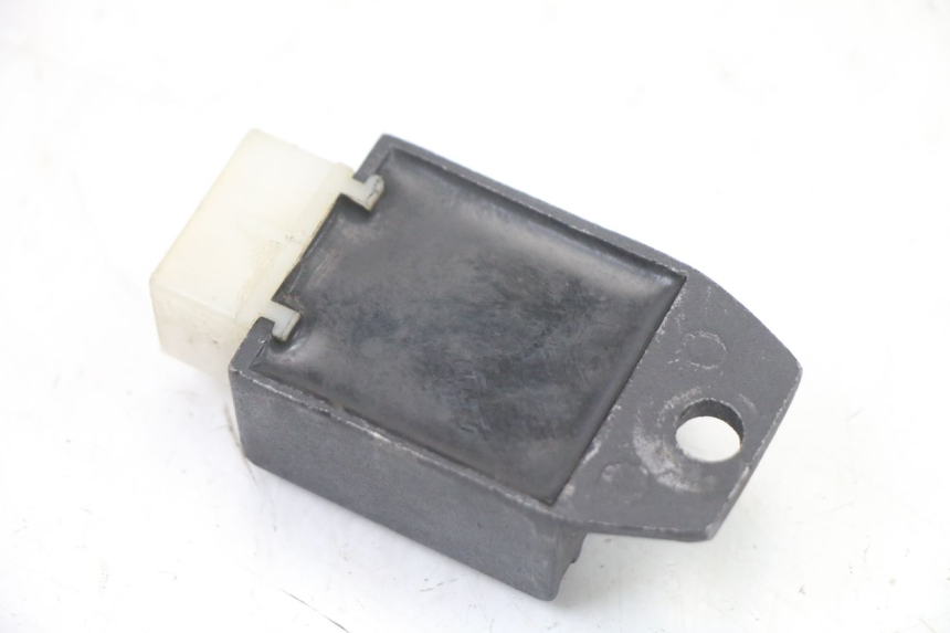 photo de REGULATEUR CHARGE VONROAD YIBEN 125 (2006 - 2010)