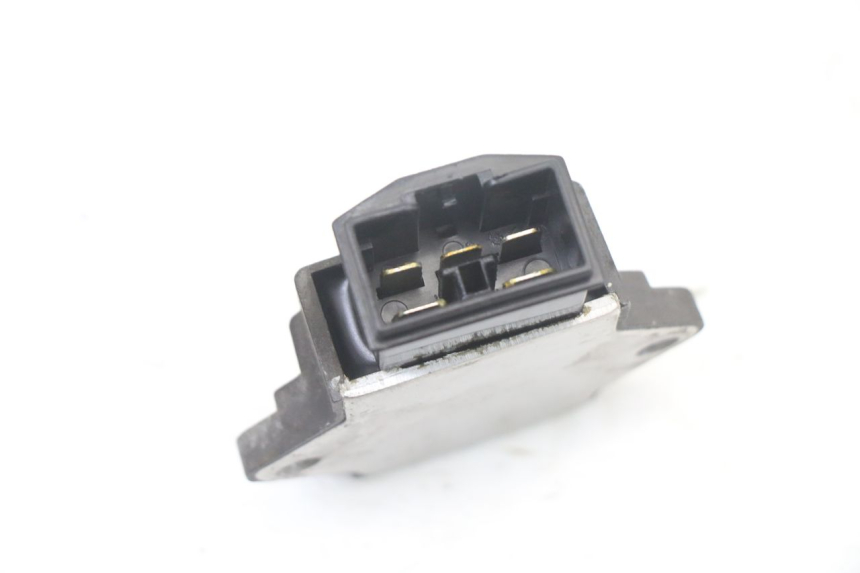 photo de REGULATEUR CHARGE HONDA VT C2 SHADOW 750 (1997 - 2001) - Zoom état d’usage