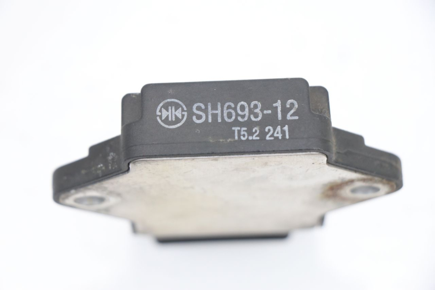 photo de REGULATEUR CHARGE HONDA VTR F FIRESTORM 1000 (1997 - 2001) - Zoom état d’usage