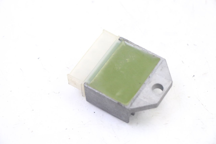 photo de REGULATEUR CHARGE YAMAHA WHY 50 (1998 - 2000)