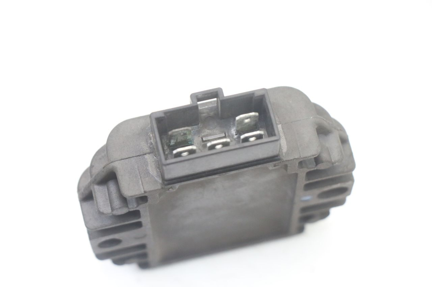 photo de REGULATEUR CHARGE YAMAHA X-MAX XMAX ABS 250 (2010 - 2012) - Zoom état d’usage
