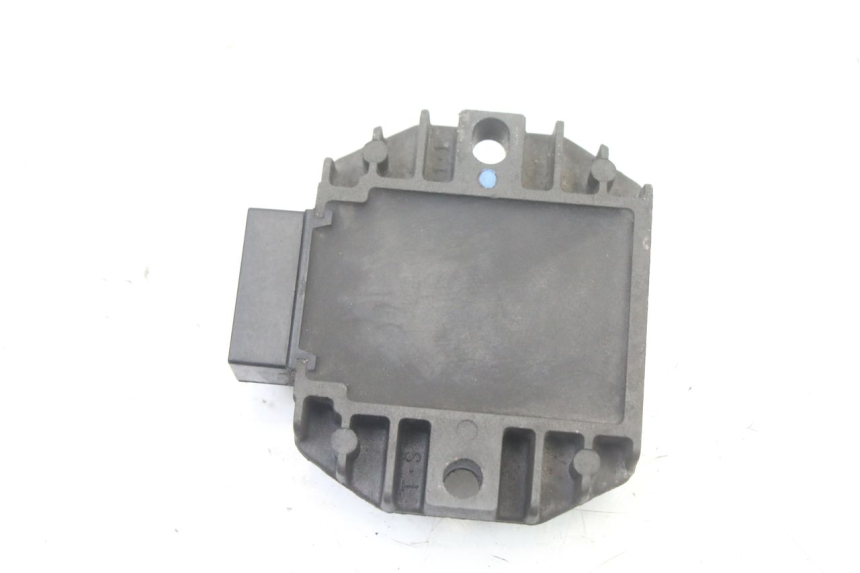 photo de REGULATEUR CHARGE YAMAHA X-MAX XMAX ABS 250 (2010 - 2012) - Autre angle de vue