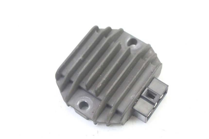 photo de REGULATEUR CHARGE YAMAHA X-MAX XMAX 125 (2010 - 2014)