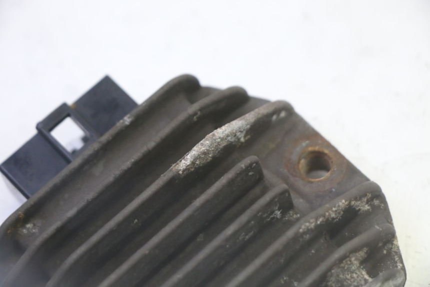 photo de REGULATEUR CHARGE YAMAHA X-MAX XMAX 125 (2010 - 2014)