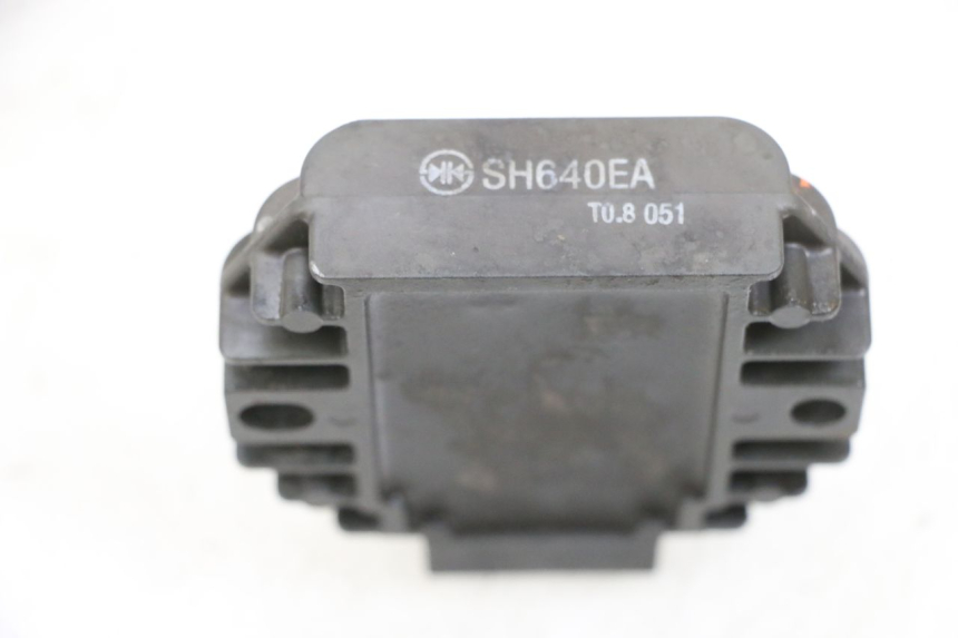 photo de REGULATEUR CHARGE YAMAHA X-MAX XMAX 125 (2010 - 2014) - Détail de la pièce