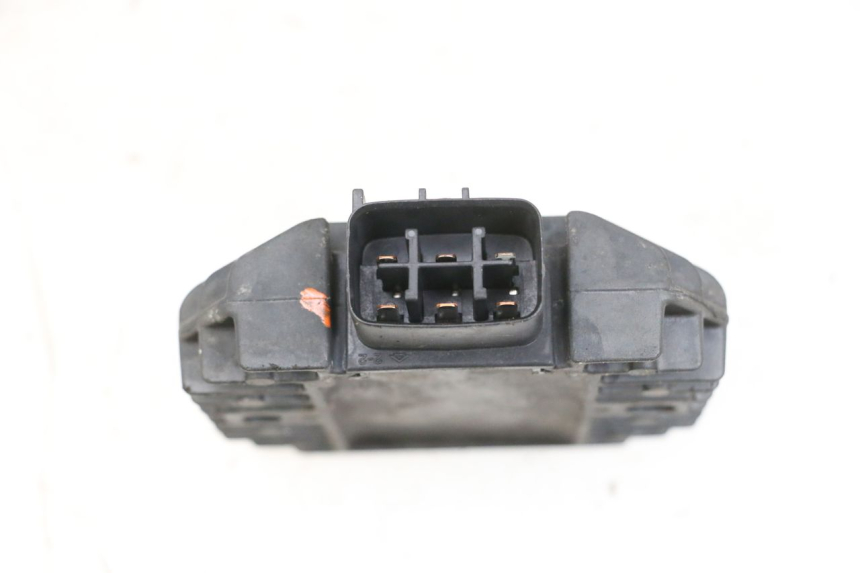 photo de REGULATEUR CHARGE YAMAHA XMAX X-MAX 125 (2006 - 2009) - Zoom état d’usage