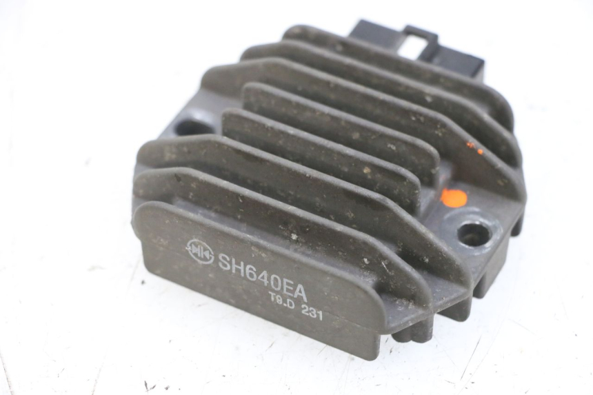 photo de REGULATEUR CHARGE YAMAHA X-MAX XMAX 125 (2010 - 2013) - Vue d’ensemble