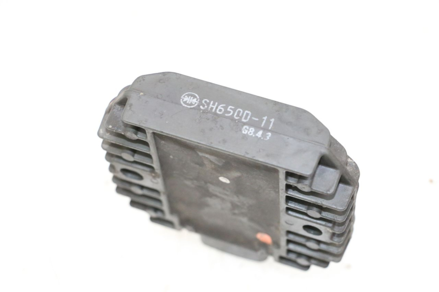 photo de REGULATEUR CHARGE YAMAHA XMAX X-MAX 125 (2006 - 2009) - Détail de la pièce