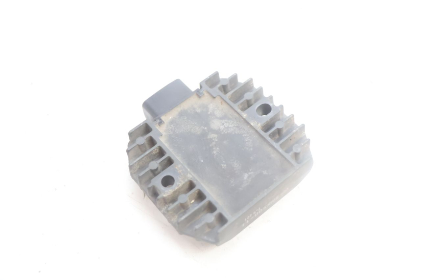 photo de REGULATEUR CHARGE YAMAHA XMAX X-MAX 125 (2006 - 2009) - Zoom état d’usage