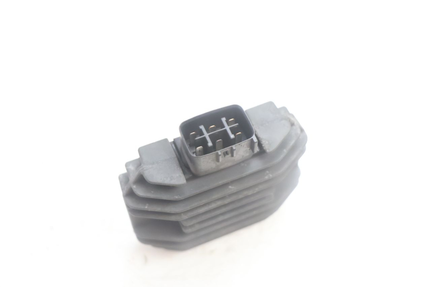 photo de REGULATEUR CHARGE YAMAHA XMAX X-MAX 125 (2006 - 2009) - Autre angle de vue