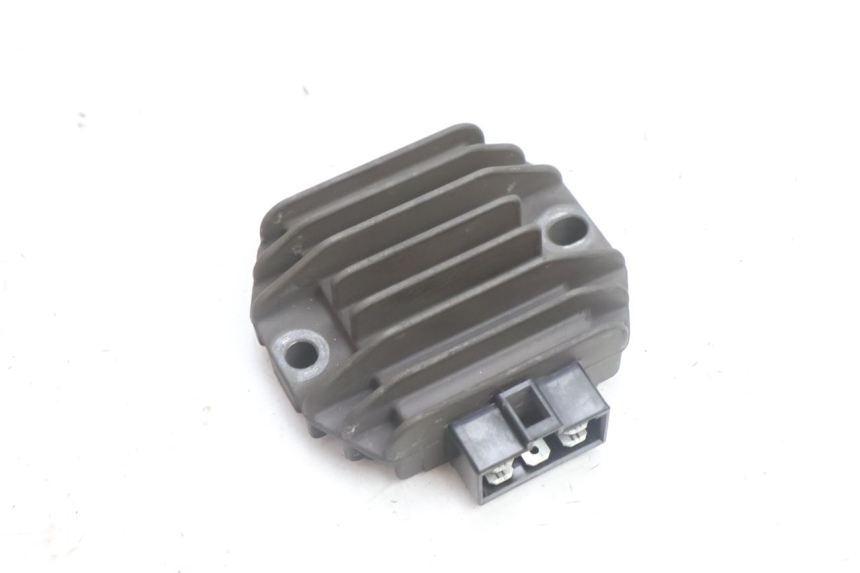 photo de REGULATEUR CHARGE YAMAHA X-MAX XMAX 125 (2010 - 2013) - Vue principale