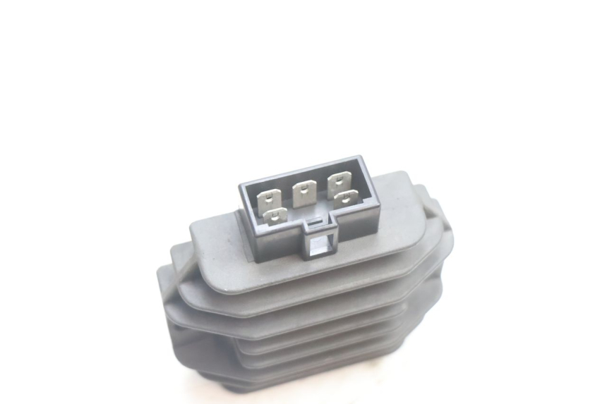 photo de REGULATEUR CHARGE PIAGGIO X8 STREET 125 (2006 - 2007) - Zoom état d’usage