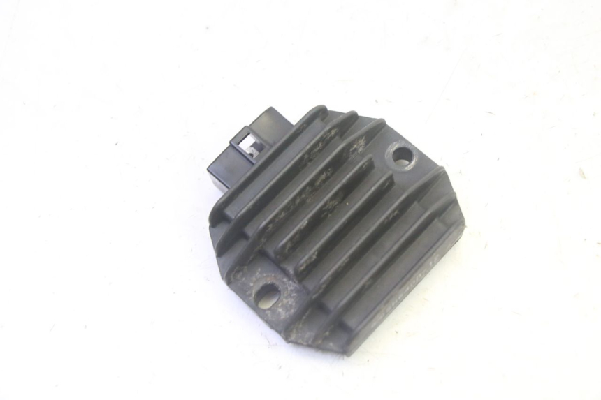 photo de REGULATEUR CHARGE PIAGGIO X8 125 (2004 - 2007) - Vue principale