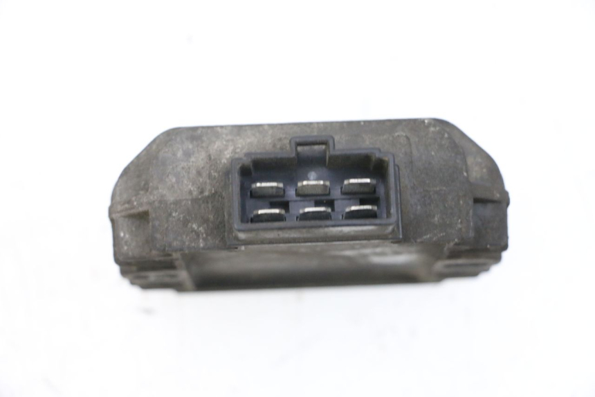 photo de REGULATEUR CHARGE PIAGGIO X8 125 (2004 - 2007) - Détail de la pièce