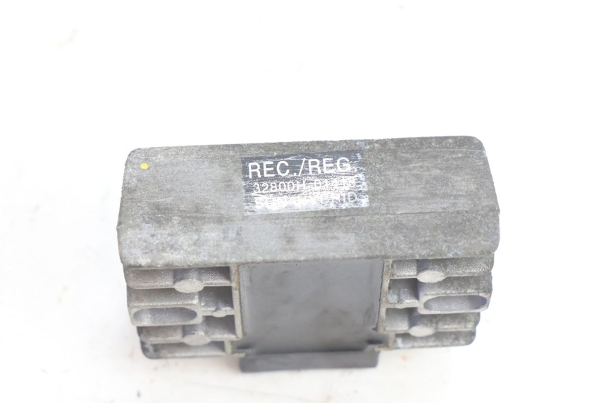 photo de REGULATEUR CHARGE PIAGGIO X9 AMALFI 180 (2000 - 2003) - Autre angle de vue