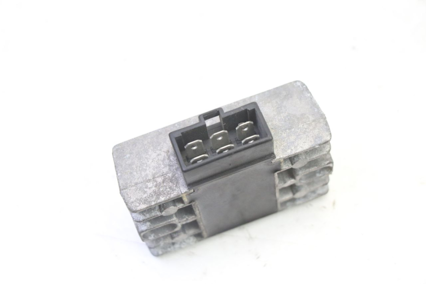 photo de REGULATEUR CHARGE PIAGGIO X9 EVOLUTION 125 (2003 - 2007)