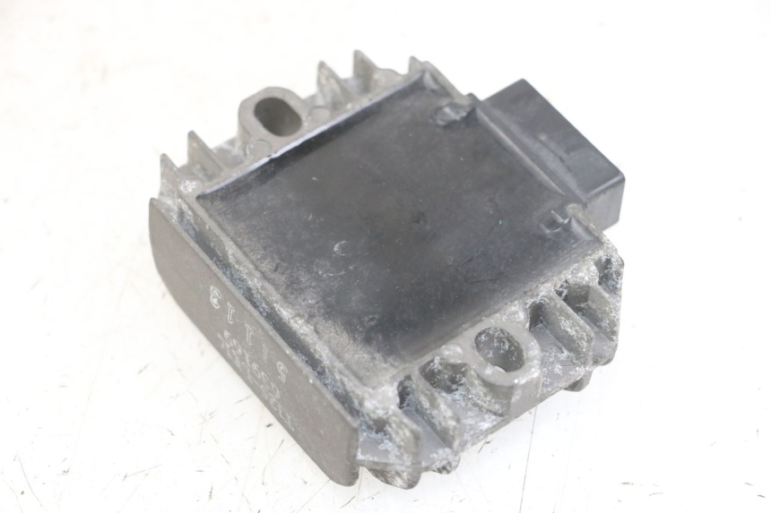 photo de REGULATEUR CHARGE PIAGGIO XEVO - X EVO 125 (2007 - 2016) - Détail de la pièce