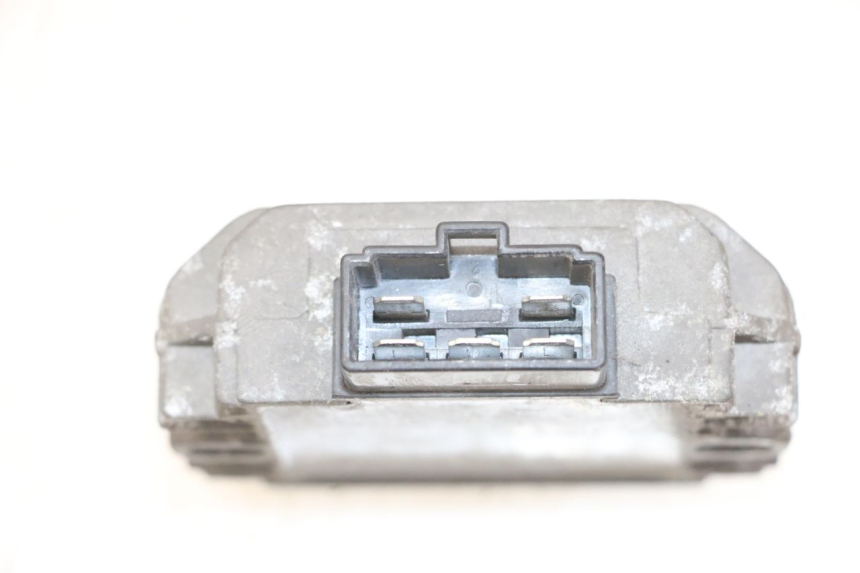 photo de REGULATEUR CHARGE PIAGGIO XEVO - X EVO 125 (2007 - 2016) - Zoom état d’usage