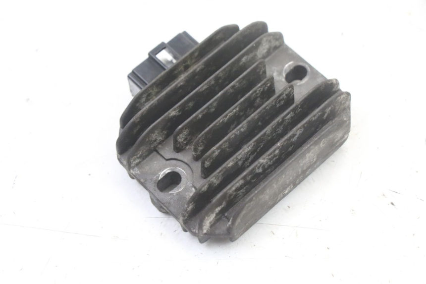 photo de REGULATEUR CHARGE PIAGGIO XEVO - X EVO 125 (2007 - 2016) - Détail de la pièce