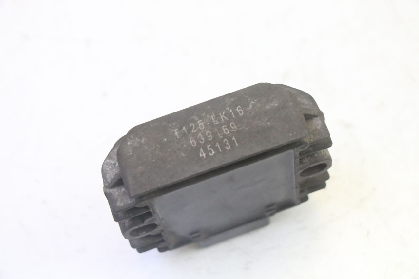 photo de REGULATEUR CHARGE PIAGGIO XEVO - X EVO 125 (2007 - 2016)