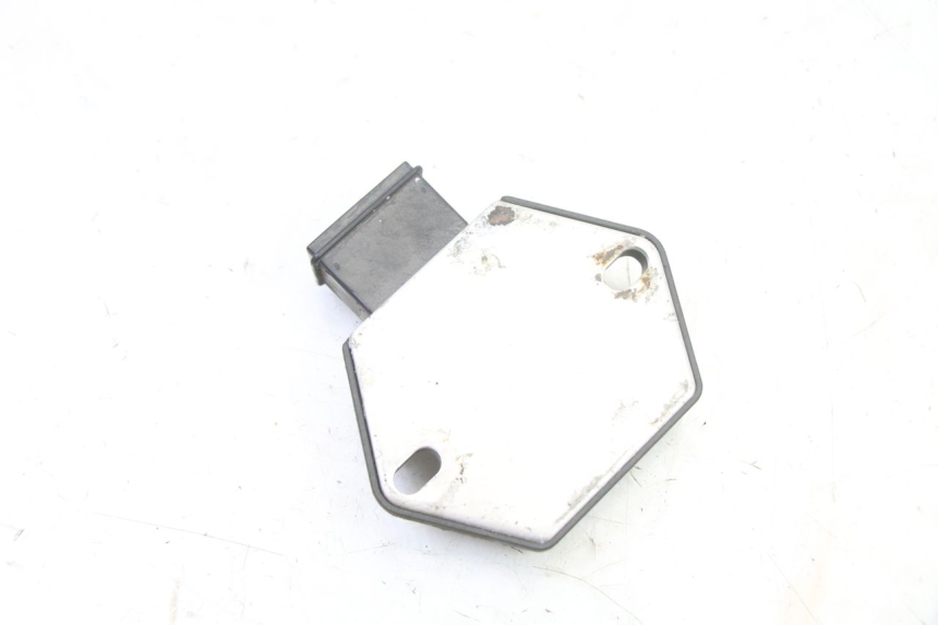 photo de REGULATEUR CHARGE HONDA XLV VARADERO 125 (2000 - 2006)