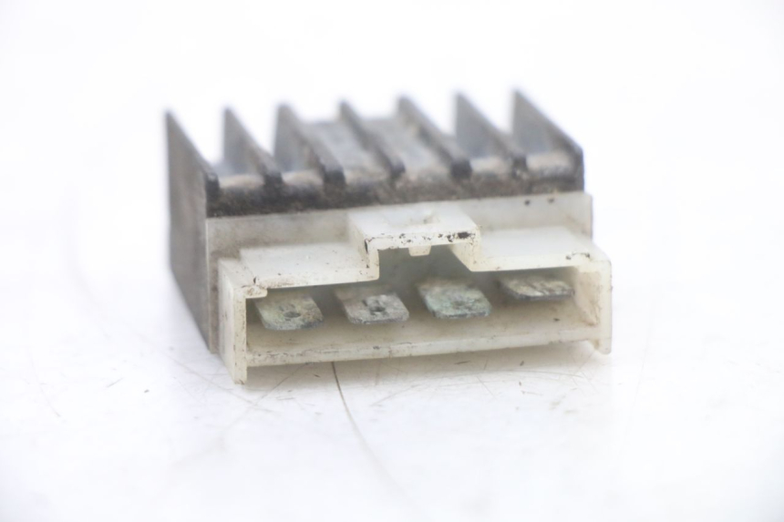 photo de REGULATEUR CHARGE YAMAHA AEROX 50 (1997 - 2006)